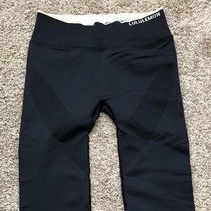 *SOLD* NWOT lululemon Iconic Sweat Tight 28”